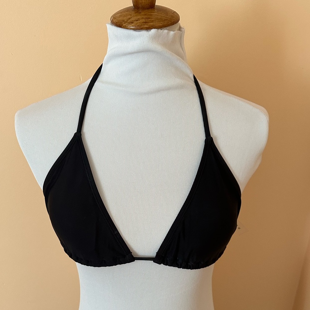 2 Bikini Tops - Picture 5 of 7
